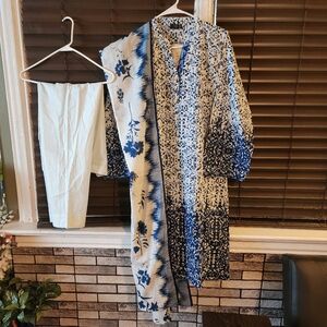 3 piece lawn shirt lawn doppta  lawn trouser  medium size